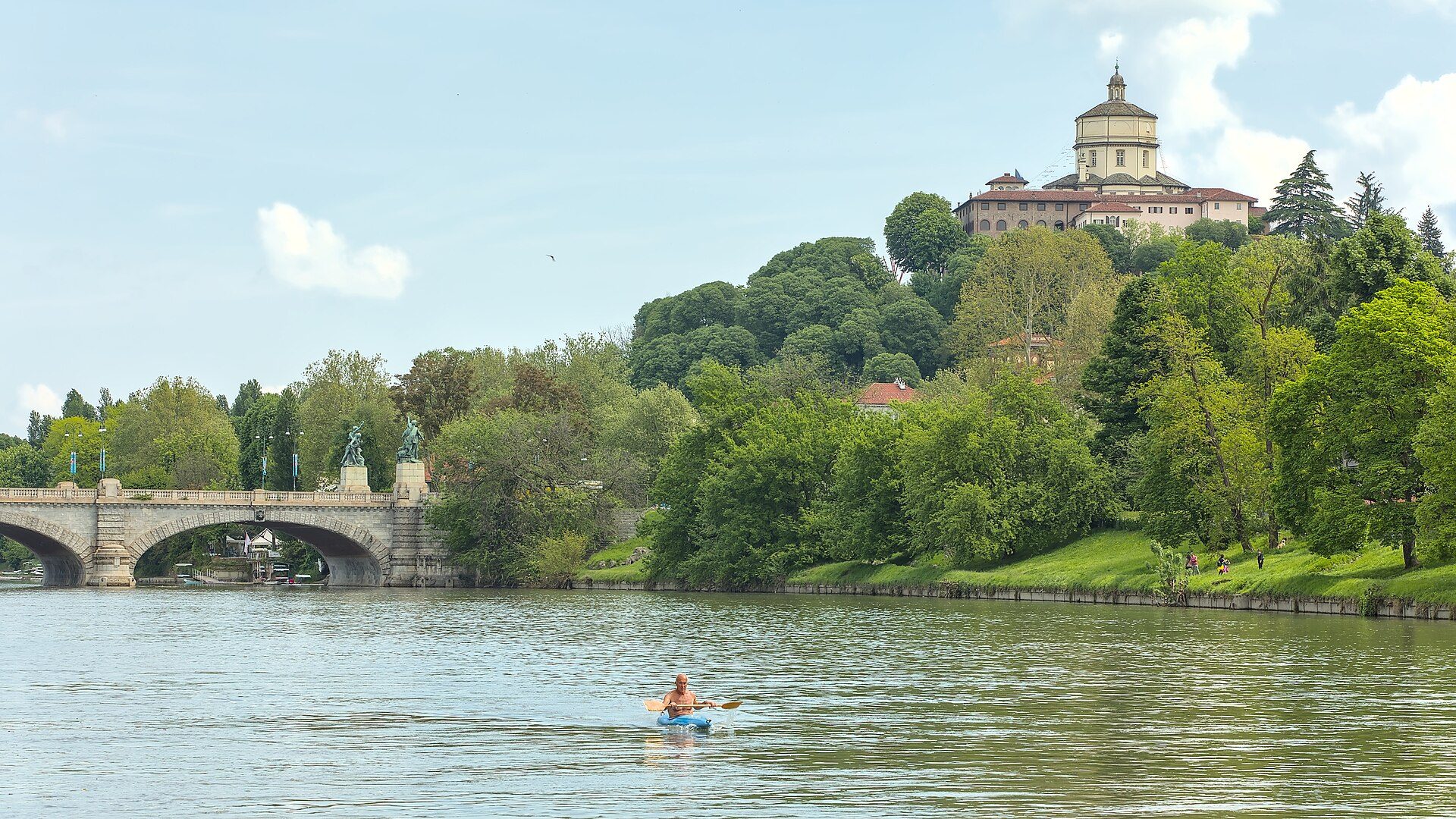 Parco del Valentino e fiume Po a Torino